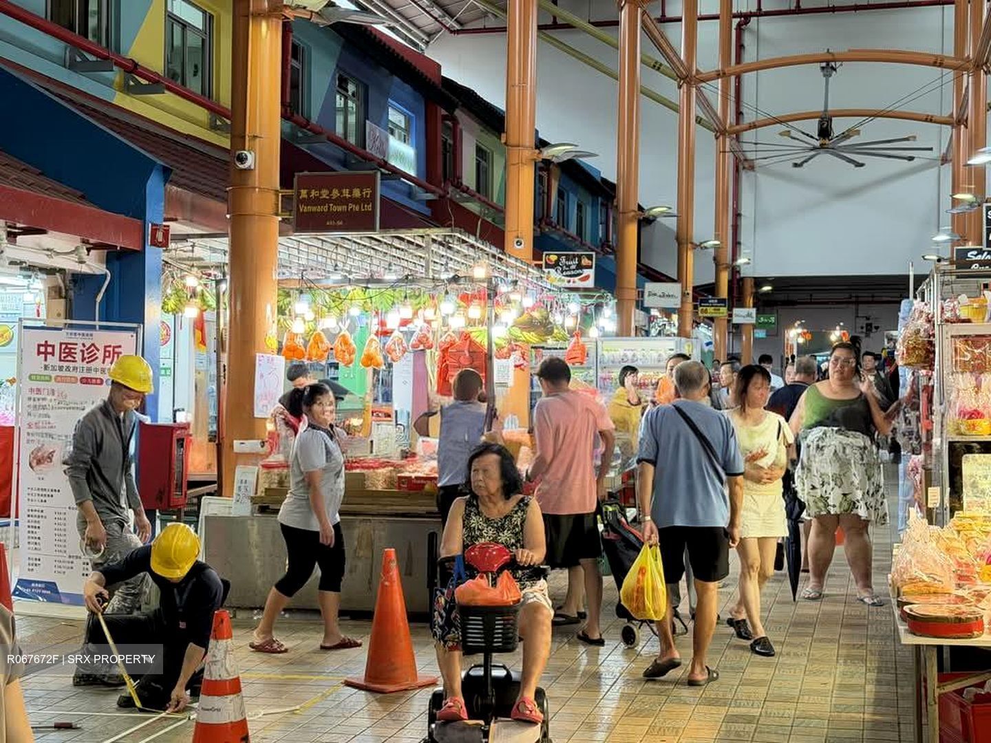 Bangkit Road (D23), Retail #592348551